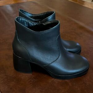 Lucky Brand Block Heel Ankle Booties!  Black, size 6